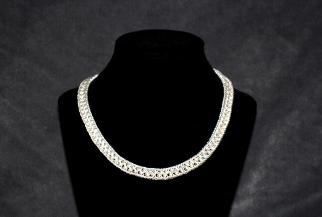 Thai Loop-in-Loop Necklace in Pure Silver