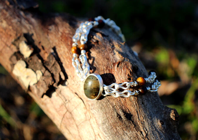 Double Strand Pinched Loop-in-Loop with Tiger&#39;s Eye Beads Bracelet in Pure Silver
