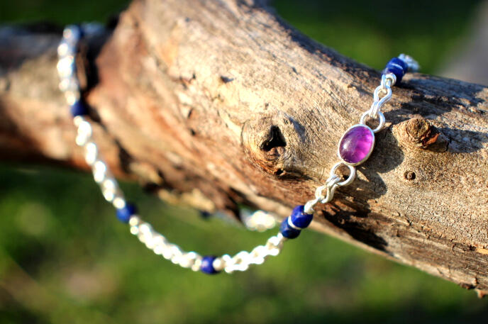 Pinched Loop-in-Loop with Lapis Lazuli Beads &amp; Amethyst Necklace in Pure Silver