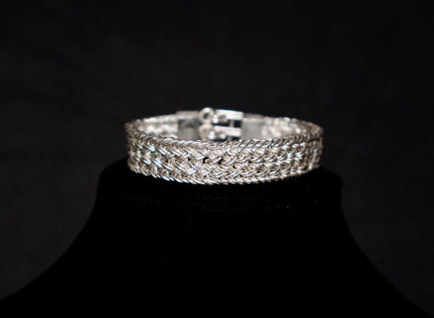 Double-Wide Thai Loop-in-Loop Bracelet in Pure Silver