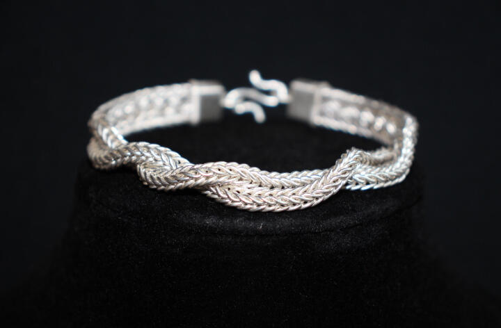 Twisted Double Loop-in-Loop and Thai Loop Combination Bracelet in Pure Silver